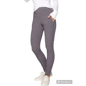 ATHLETA Excursion Hybrid Tight Size Small